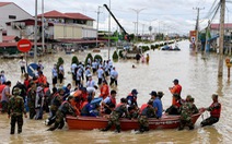 Thủ tướng Nguyễn Xuân Phúc gửi điện thăm hỏi, chia sẻ tình hình lũ tàn phá tại Campuchia