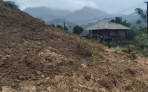 Bộ đội và người dân ở biên giới Việt - Lào di dời khẩn cấp vì sạt lở núi