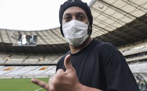 Huyền thoại Ronaldinho nhiễm COVID-19