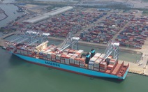 Một trong những tàu container lớn nhất thế giới lần đầu cập cảng Việt Nam