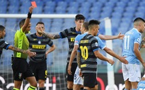 Lazio cầm chân Inter Milan trong trận cầu 'nóng' với 2 thẻ đỏ