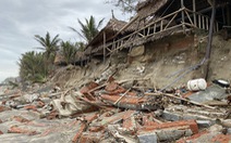 Sóng lớn nuốt chửng bờ biển An Bàng, hàng loạt nhà hàng bị sụt lún, đổ vùi