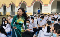 Nghệ sĩ Kim Xuân: Tôi mong muốn nam sinh mặc áo dài chào cờ đầu tuần