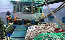 Kịp thời cứu hộ tàu cá sắp chìm cùng 12 ngư dân