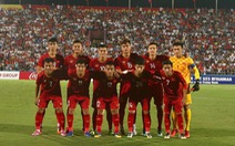 Đội tuyển Việt Nam và U22 đá giao hữu trên sân Việt Trì