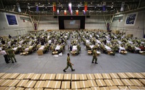 1.500 quân nhân Singapore đóng gói 5,2 triệu khẩu trang tặng người dân