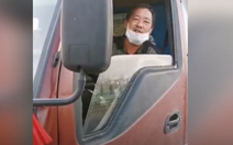 Video: Tài xế Trung Quốc kiệt sức trên đường về nhà vì virus corona