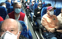Hơn 300 người kẹt trên du thuyền ở Nhật về tới Mỹ, 14 người nhiễm corona
