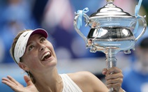 Sharapova mang đi tình yêu và sự thù ghét, để lại những tranh cãi