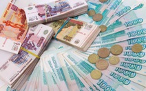 Đồng ruble của Nga giảm xuống mức thấp nhất trong bốn năm