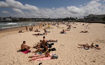 Hơn 1.000 ca nhiễm, Úc đóng cửa nhiều bãi biển