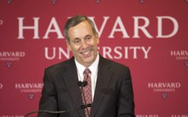 Nhiễm virus corona, chủ tịch trường Harvard nhắn sinh viên 'bất kỳ ai cũng có thể bị đánh gục'