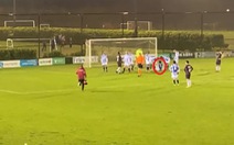 Đoàn Văn Hậu bị chấn thương rời sân khi đá cho Jong Heerenveen
