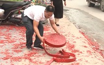 Một gia đình tại Hà Nội đốt băng pháo dài hàng chục mét trong đám cưới