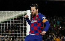 Messi ghi bàn từ chấm 11m đưa Barca lên ngôi đầu