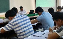 Khiển trách trưởng phòng giáo dục huyện để thi liên thông đại học tại nhà riêng