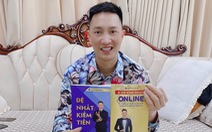 Tiếp tục livestream bán hàng 'tặng sách', Huấn ‘hoa hồng’ bảo ‘thông minh thì bị hãm hại’