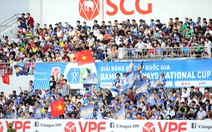5.000 khán giả trên sân Bà Rịa - Vũng Tàu hò reo với chiến thắng đội nhà