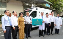 Trao xe cứu thương và buồng cách ly áp lực âm cho Bệnh viện Nhân dân 115