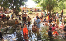 Nghệ An nắng nóng hơn 40ºC, dân đổ ra suối ‘giải nhiệt’