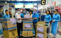 Tuổi Trẻ trao hàng ngàn vật phẩm, thiết bị y tế cho tuyến đầu chống dịch ở sân bay