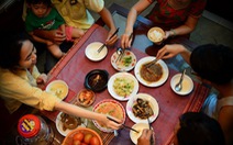 Dùng đũa phòng bệnh khi ăn: Trung Quốc muốn làm, Việt Nam đã có 70 năm trước