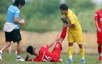 Cầu thủ U22 Việt Nam đuối sức, liên tục nằm sân ở trận đấu tập chiều 2-7