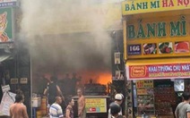 Cháy quán cơm trong khu phố Tây Sài Gòn, kịp cứu 7 người mắc kẹt