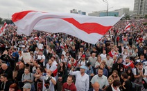 Biểu tình lớn ở thủ đô Belarus đòi Tổng thống Lukashenko từ chức, cảnh sát dày đặc