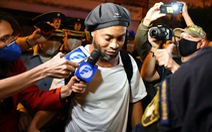 Ronaldinho được Paraguay trả tự do
