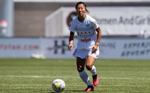 Nữ cầu thủ Nhật đầu quân cho CLB bóng đá nam