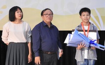 Con trai 12 tuổi của Nguyễn Ngọc Tư nhận giải thưởng văn chương Khát vọng Dế mèn