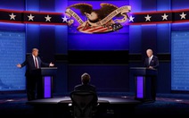 Trump - Biden: Ai chiếm ưu thế trong cuộc tranh luận 'hỗn loạn'?