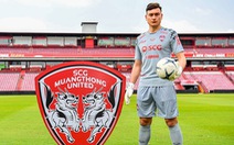 Muangthong United muốn phạt Văn Lâm