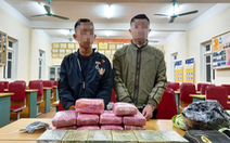 Hai học sinh trung học chở 12 bánh heroin, 54.000 viên ma túy