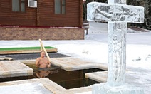 Ông Putin cởi trần tắm trong hồ nước lạnh -20 độ
