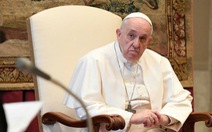 Giáo hoàng Francis lên án những người ra nước ngoài trốn phong tỏa trong nước