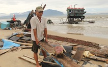 Hai tàu cá của một ngư dân Đà Nẵng bị sóng đánh tan tành