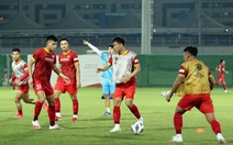 Tuyển Việt Nam tập buổi đầu tiên tại UAE chờ đấu Trung Quốc