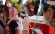 Tiêm vắc xin cho trẻ: Tiếp tục ngóng chờ giải đáp từ Bộ Y tế
