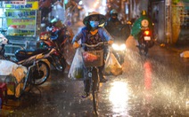 Miền Nam có thể mưa đêm kết hợp triều cường sớm gây ngập đường phố