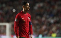 Ronaldo và Bồ Đào Nha 'mất vé' dự World Cup 2022 ở phút 90