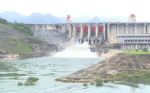 Mở 2 cửa xả đáy hồ thủy điện Tuyên Quang, vùng hạ lưu chú ý