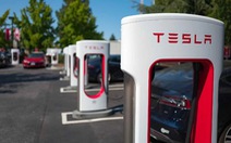 Tesla mở hệ thống trạm sạc pin dùng được cho các loại xe điện khác