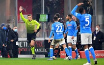 Bị VAR từ chối bàn thắng phút 90, AC Milan thua đau trước Napoli