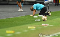 Báo Hàn Quốc: 'Trọng tài quyết định mập mờ... cầu thủ Việt Nam chỉ có thể chịu đựng'
