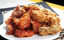 Nhà phê bình ẩm thực nổi tiếng chê gà rán Hàn Quốc ‘vô vị' gây bão dư luận