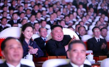 Vợ ông Kim Jong Un xuất hiện sau hơn một năm, bị đồn mang thai
