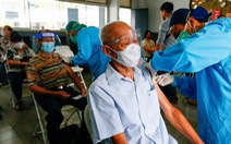 Dân Indonesia phẫn nộ vì 'người có đặc quyền' xen ngang tiêm chủng