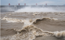 Mực nước sông Dương Tử giảm dần trong 40 năm, chuyện gì xảy ra?